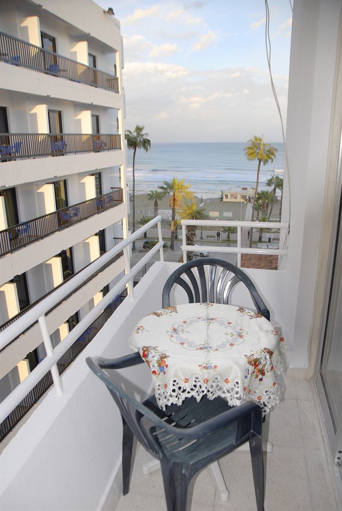 Palm Sea Beach Hotel Apartments Lárnaca Exterior foto