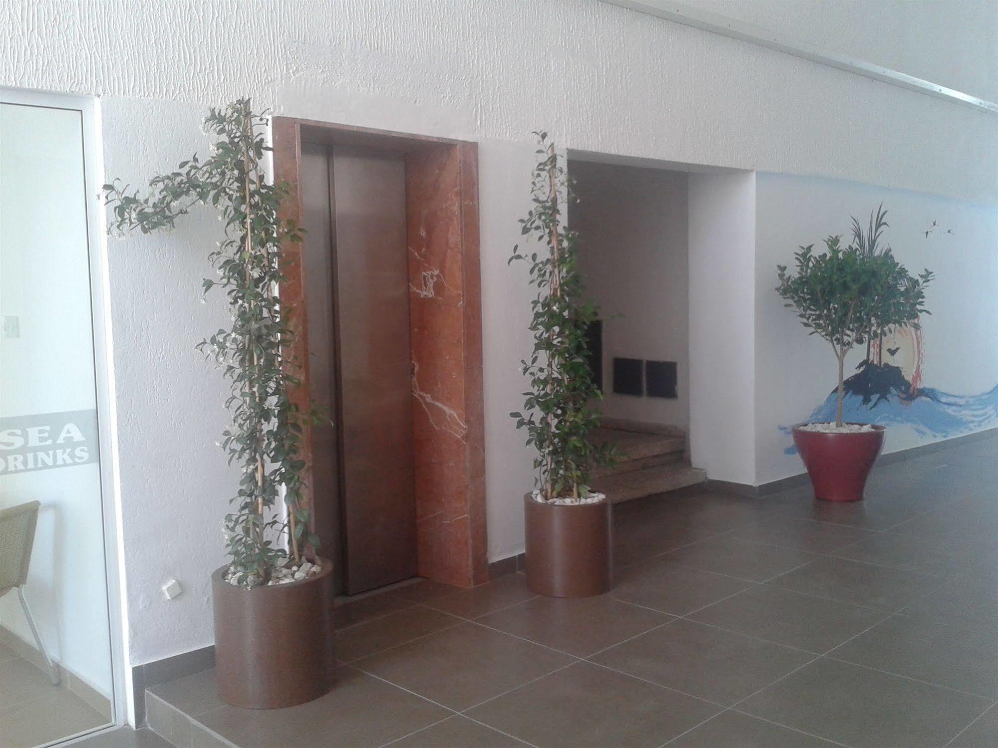 Palm Sea Beach Hotel Apartments Lárnaca Exterior foto